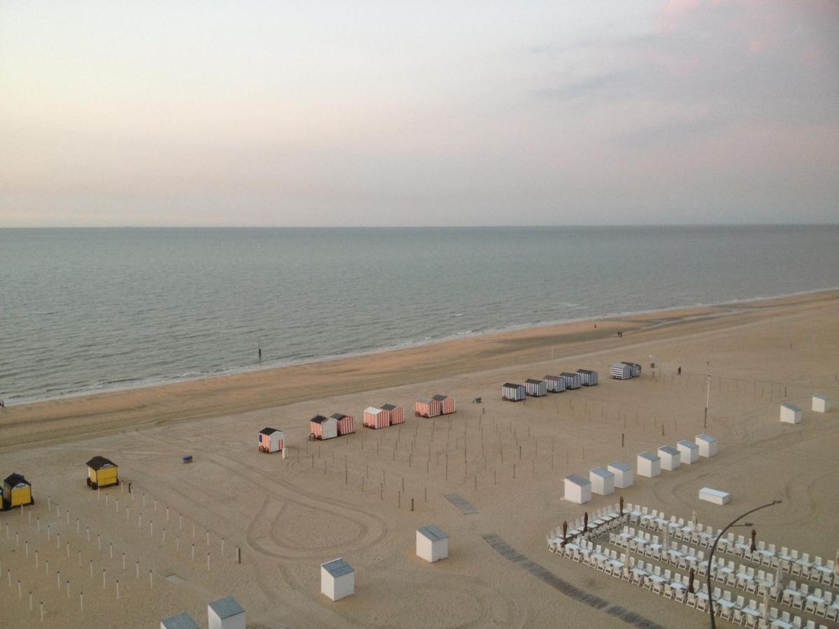 Zeedijk44 - Frontal Sea View Penthouse Leilighet De Panne Eksteriør bilde